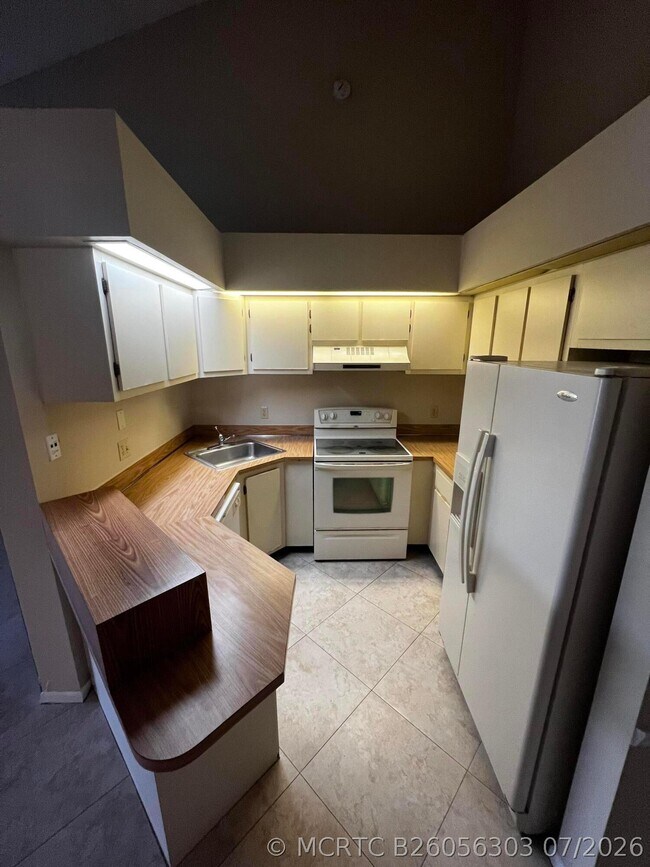 Building Photo - 4215 S 57th Ave