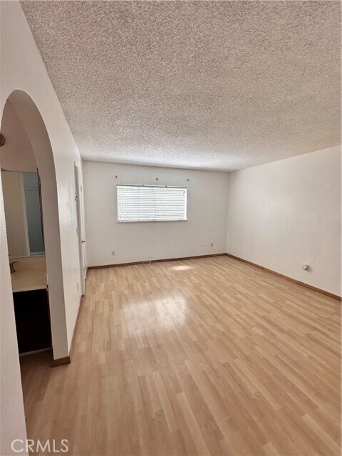 Building Photo - 2415 Mercedes Ave