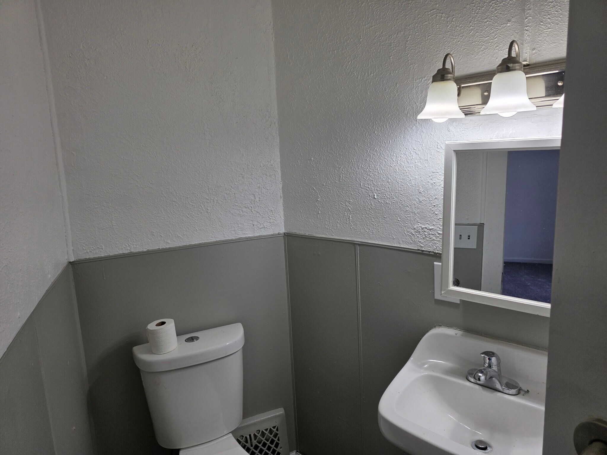 New bathroom - 114 N Park St