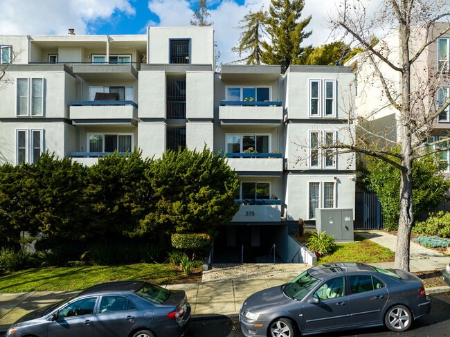 Building Photo - 375 Jayne Ave