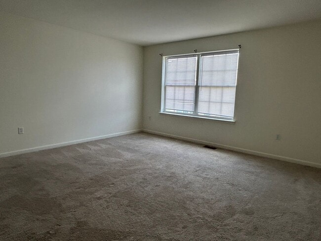 Building Photo - 106 Sirius Dr
