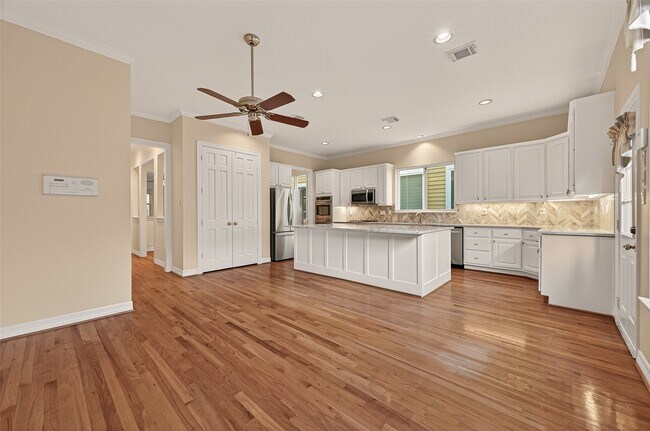 Building Photo - 431 Westmoreland St