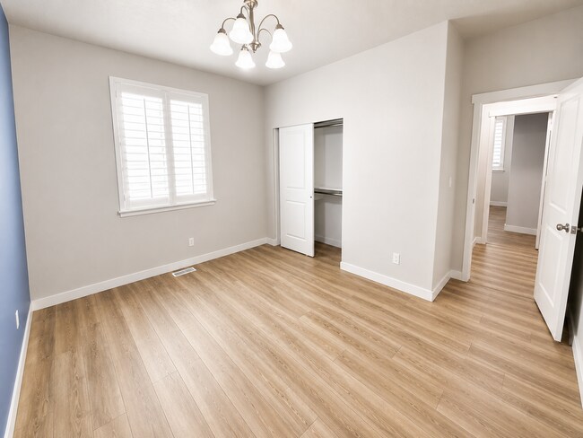 Building Photo - Beautiful 5-bedroom home is a must see!!