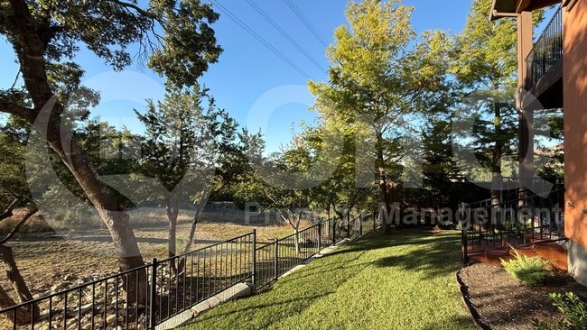 Building Photo - 12004 Terraza Cir