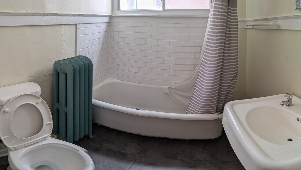 Bathroom - 21 E Penn St