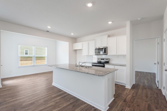 Building Photo - 104 Greystone Way