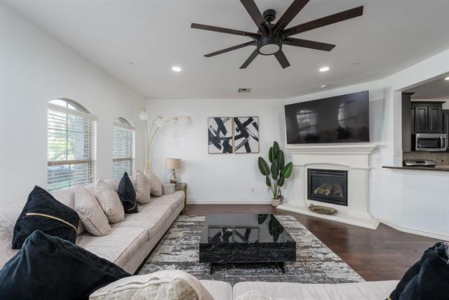 Building Photo - 4157 Comanche Dr