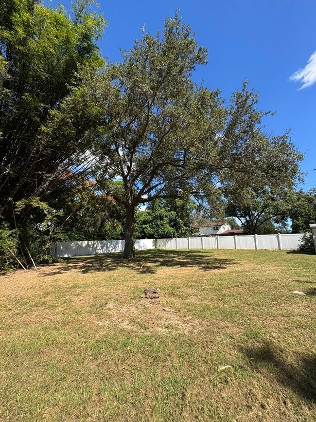 Building Photo - Charming 4 bedroom South Lakeland home wit...