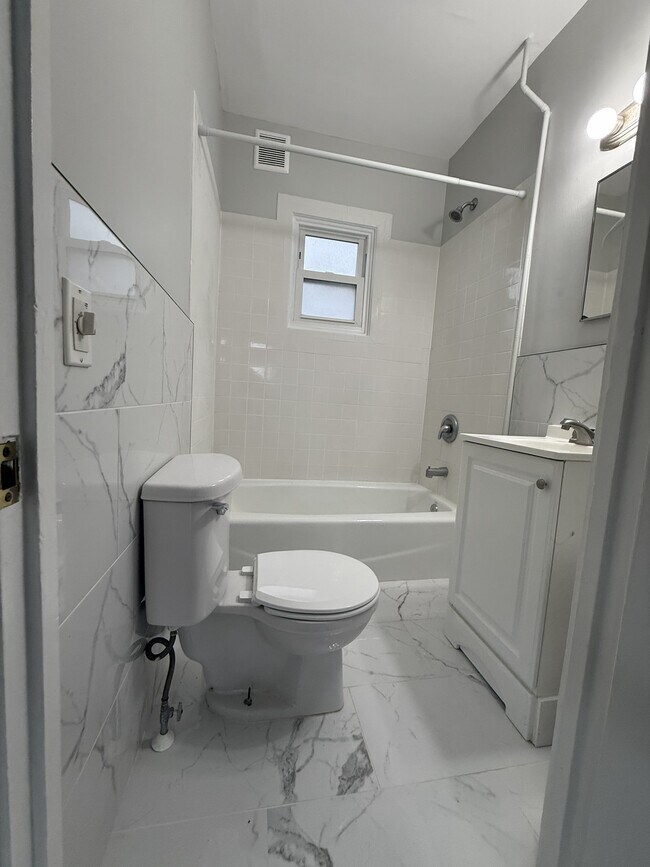 Building Photo - Beckley House