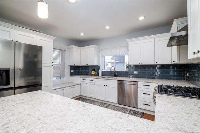 Building Photo - 57 Island Pkwy