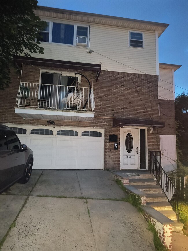 Primary Photo - 1515 70th St