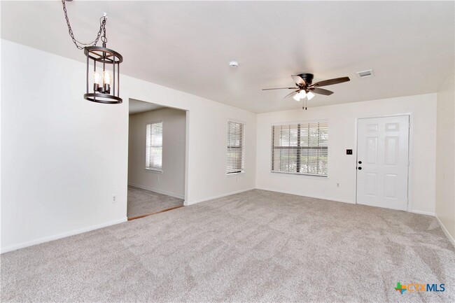 Building Photo - 1405 Oak Park Ln