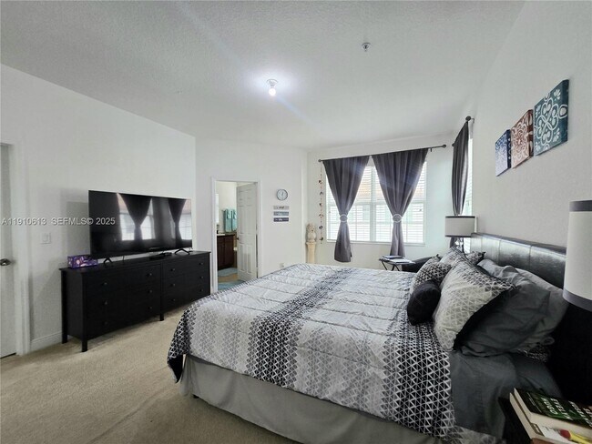 Building Photo - 11938 SW 26th Ct