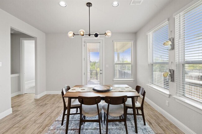 Building Photo - 129 Stone Cyn Dr