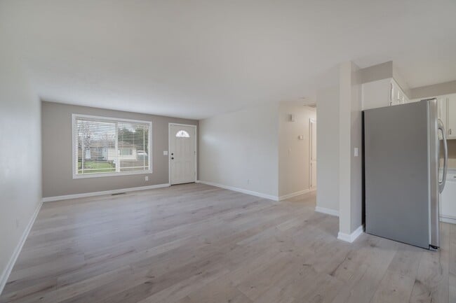 Building Photo - Living & Family Room! Freshly updated!