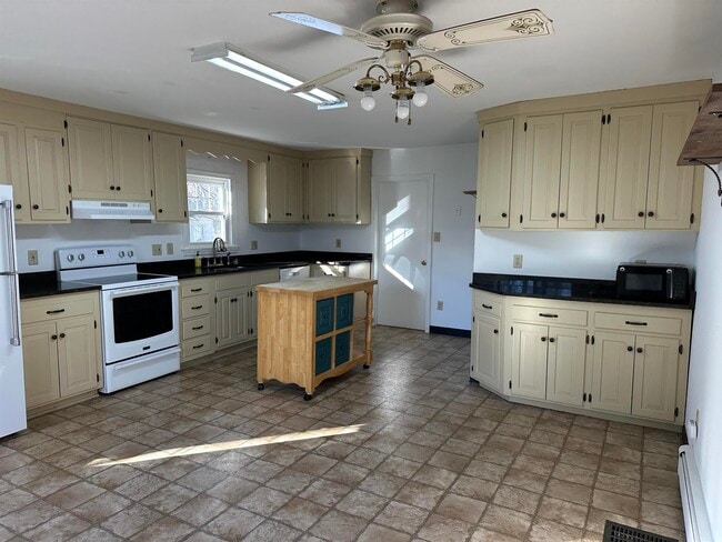 Building Photo - 1 Ellsworth St