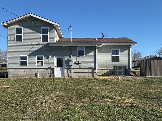 Building Photo - COMING SOON: 4 BEDROOM / 2 BATHROOM HOUSE IN JOPLIN MO!!!