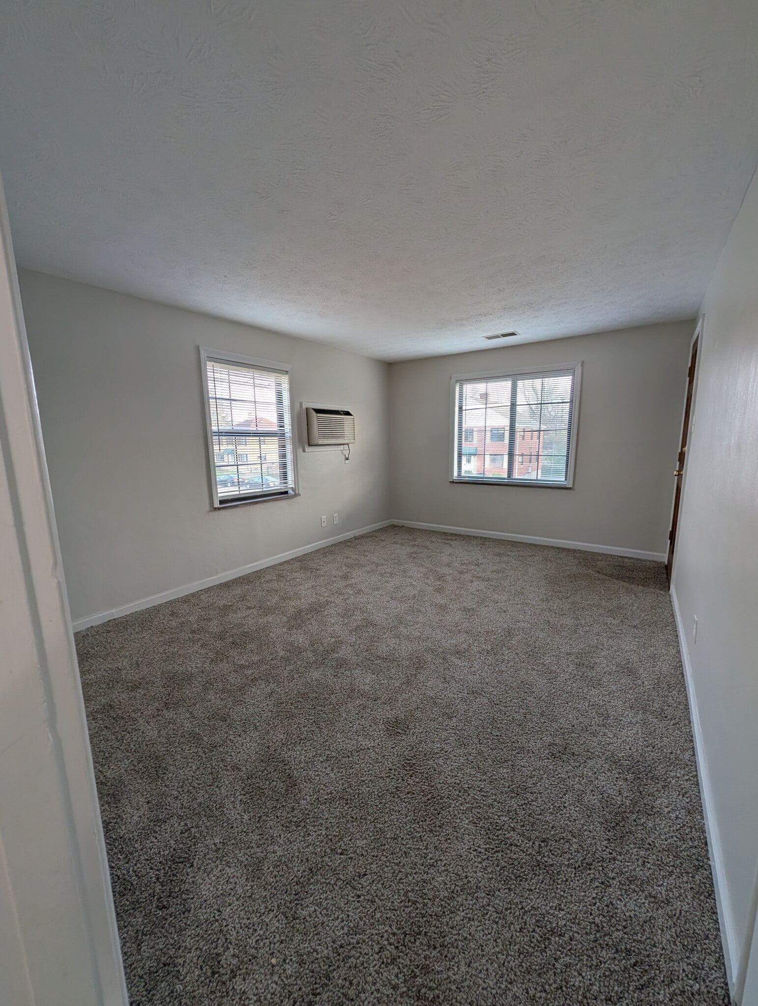 Building Photo - 515 Corona Ave