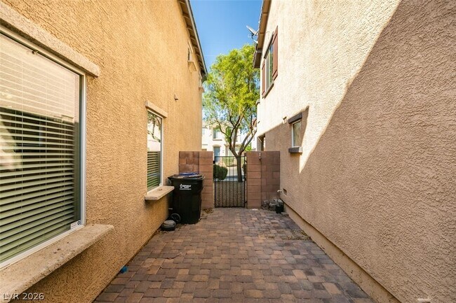 Building Photo - 169 Almond Ridge Pl