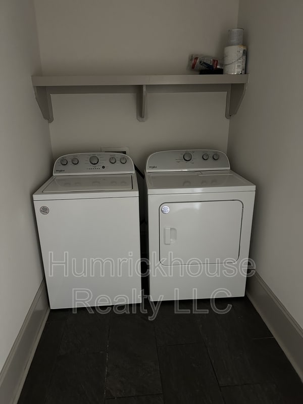 Building Photo - 2520 Greenland Ave