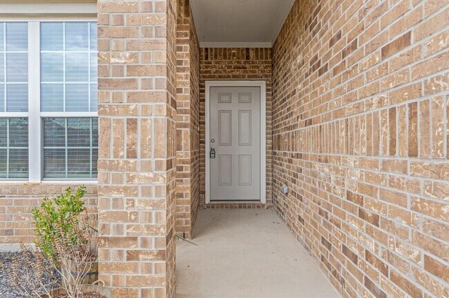 Building Photo - 16635 Olivewood Ln