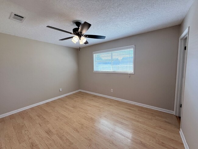 Building Photo - Home for Rent