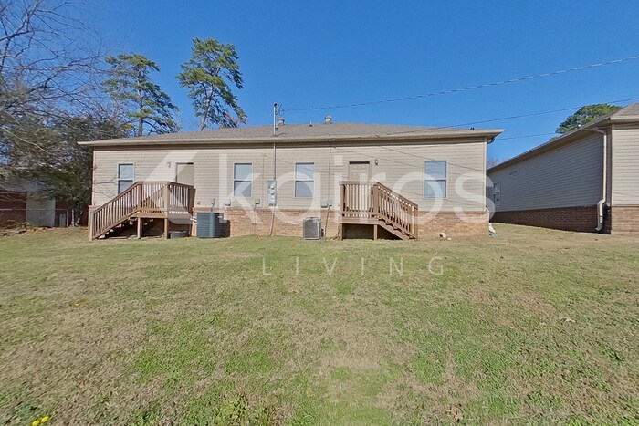 Building Photo - 10103 W 20th St