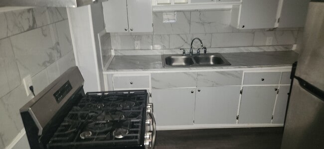 Building Photo - 301 E Bay St