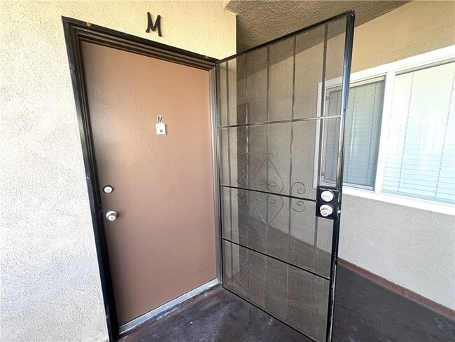 Building Photo - 4750 W Broadway