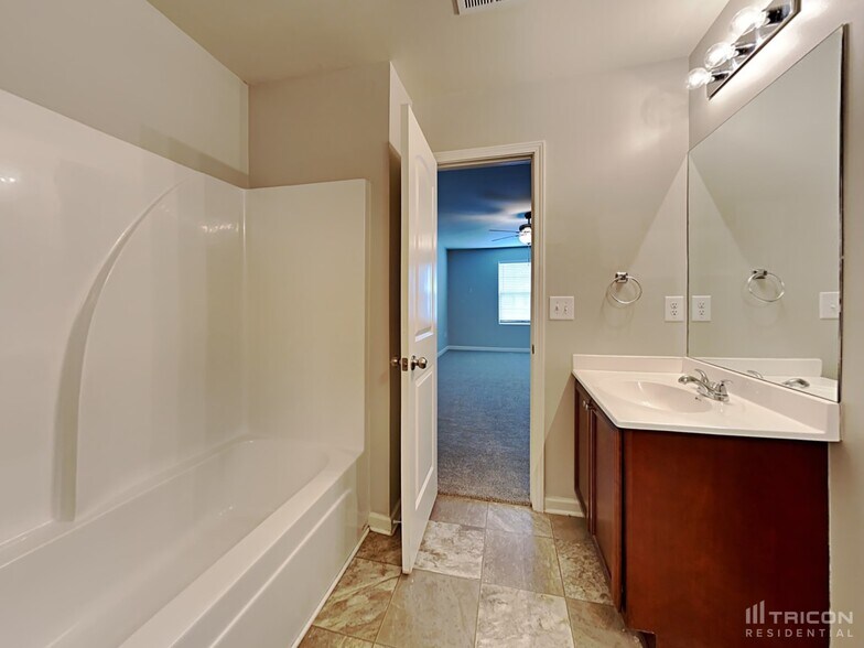 Building Photo - 300 Morning Star Dr