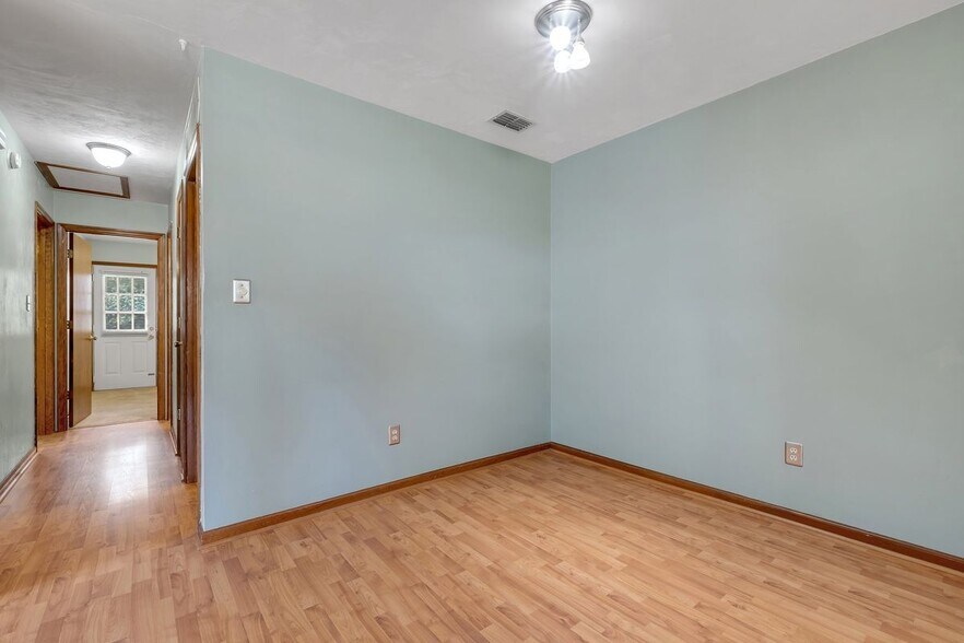 Building Photo - 2057 Victory Garden Ln
