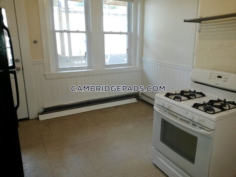 Building Photo - 124 Berkshire St