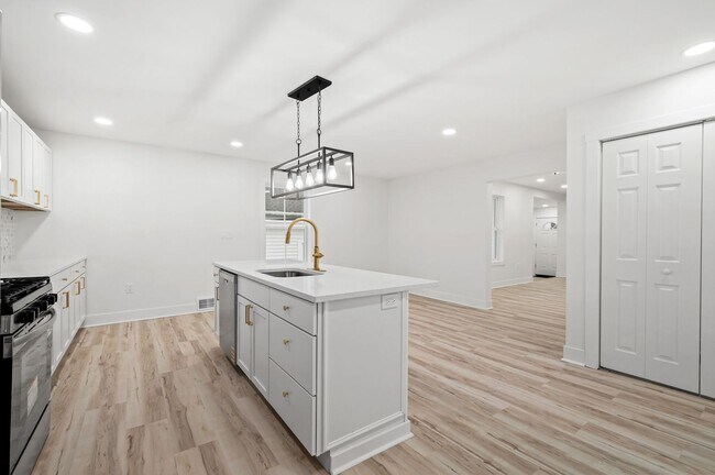 Building Photo - Gorgeous 3 bedroom home in Verona available now!