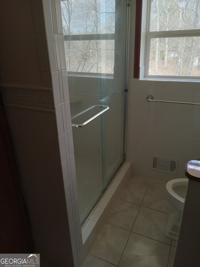 Building Photo - 148 W James Cir