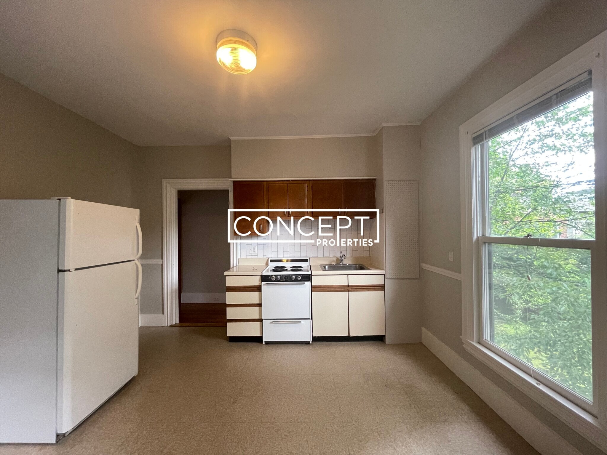 Building Photo - 8 Forest St