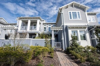 Building Photo - Modern 2 bedroom, 2 bath Townhouse with Bonus Room in the Laureate Park Community of Lake Nona.