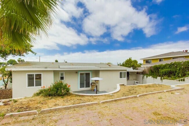 Building Photo - 129 S San Jacinto Dr