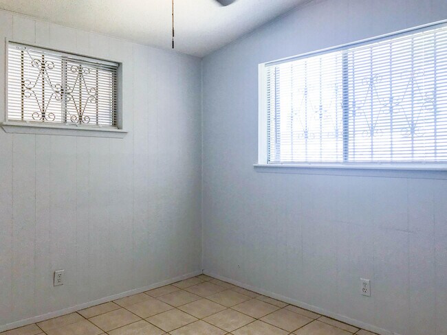 Building Photo - 5221 Edmonton Ave