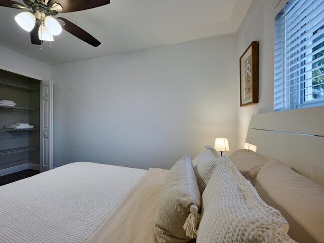 Building Photo - 1267 Summerwood Cir