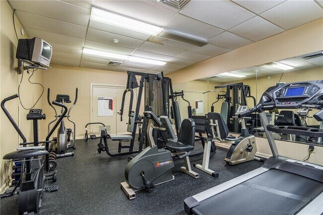 Building Photo - 675 S Gulfview Blvd