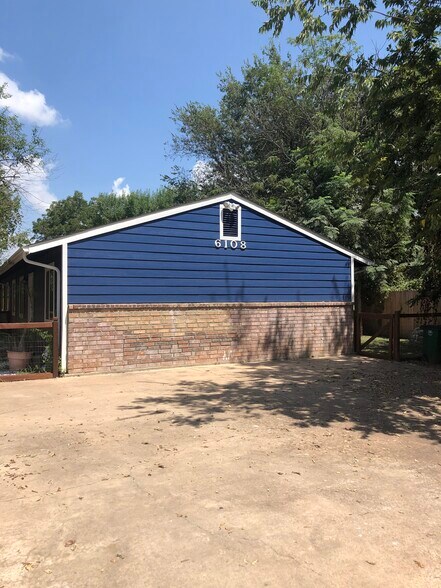 Building Photo - 6108 Calmar Cove