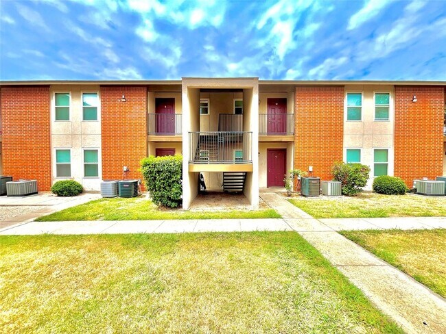 Building Photo - 410 Bryan St
