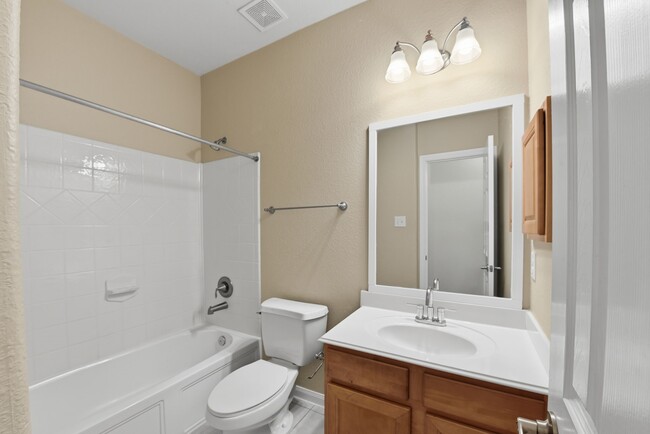 Building Photo - 1702 Bonnyton Ln