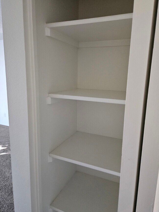 Building Photo - 885 N Granite Reef Rd