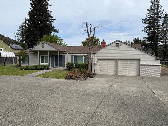 Building Photo - 4307 Deer Trail Rd