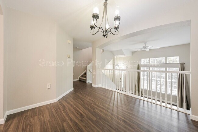 Building Photo - 1495 Red Cliff Way