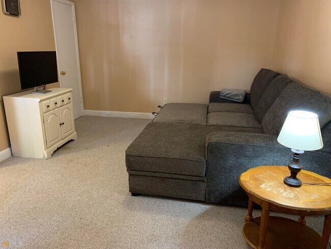 Building Photo - 757 Houston Mill Rd NE