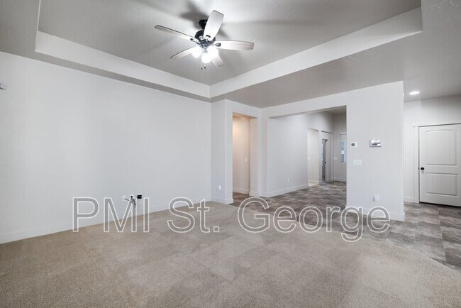 Building Photo - 3731 E Shooting Star Ln