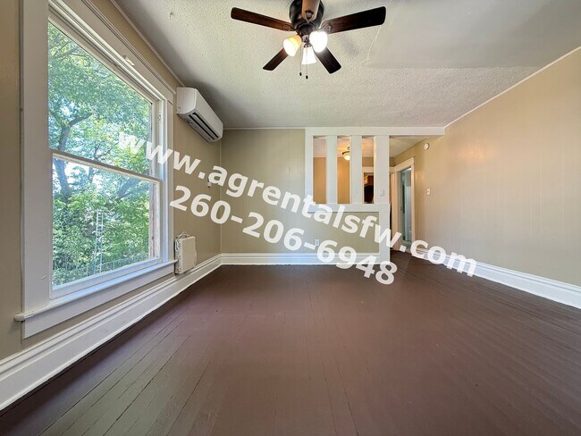 Building Photo - 2411 Fox Ave