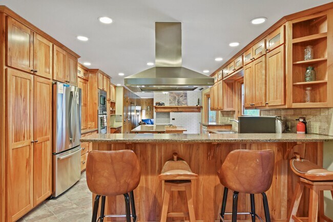 Building Photo - 1889 Paddock Pl